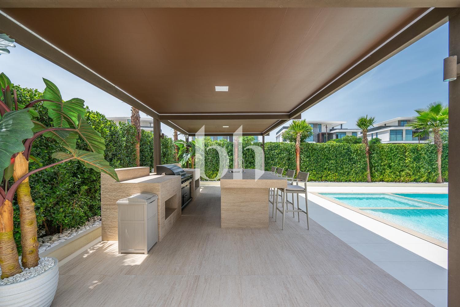 5 Bedrooms Villa in Palm Hills - photo 2