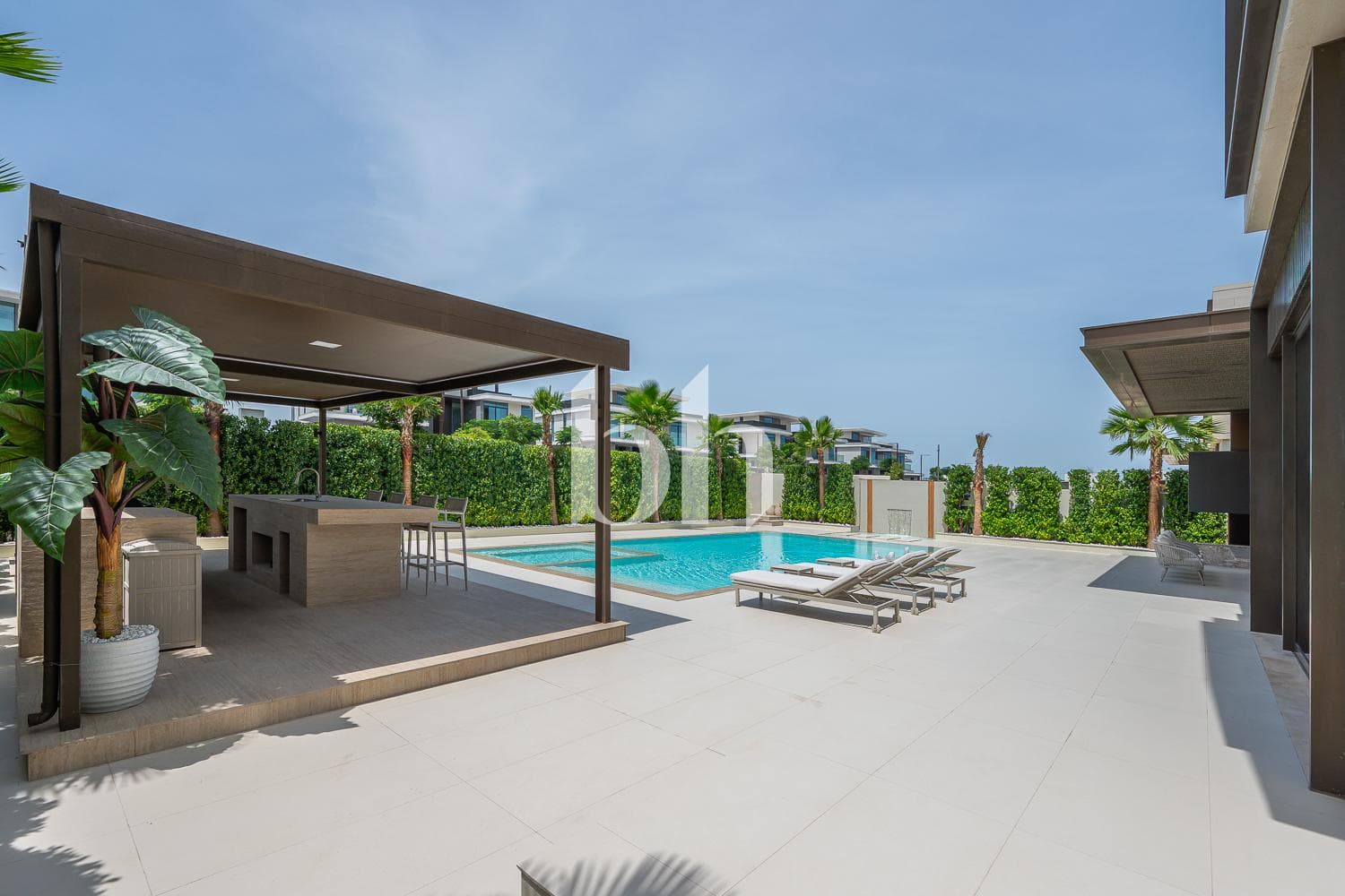 5 Bedrooms Villa in Palm Hills - photo 1