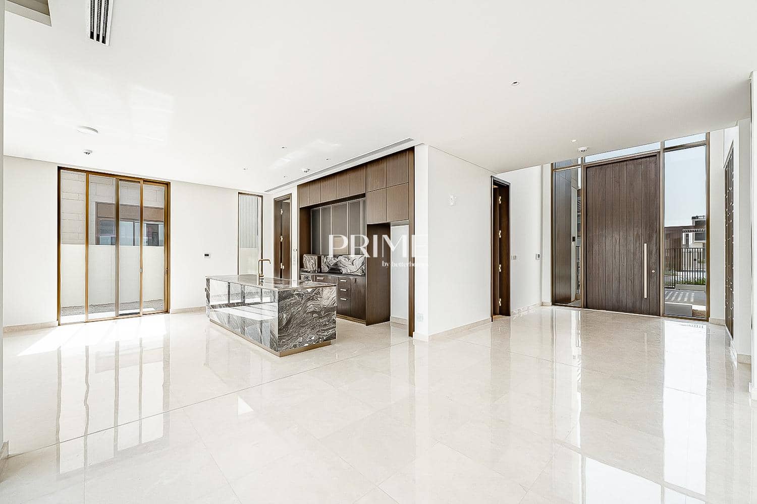 5 Bedroom Villa in Palm Hills - photo 1