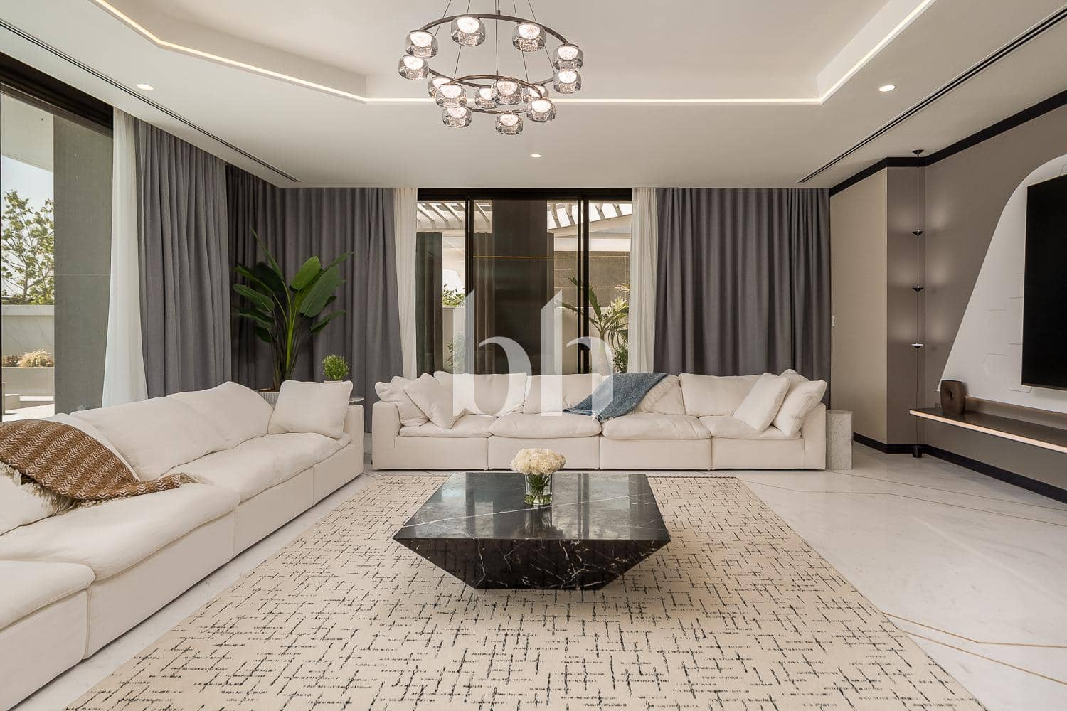 6 Bedroom Villa in Majestic Vistas - photo 1