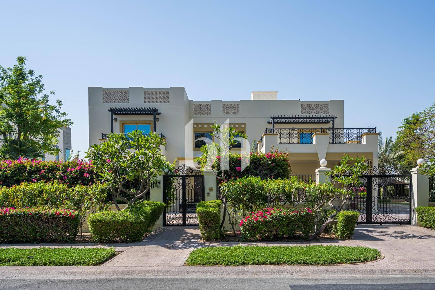 5 Bedroom Villa in Sector H