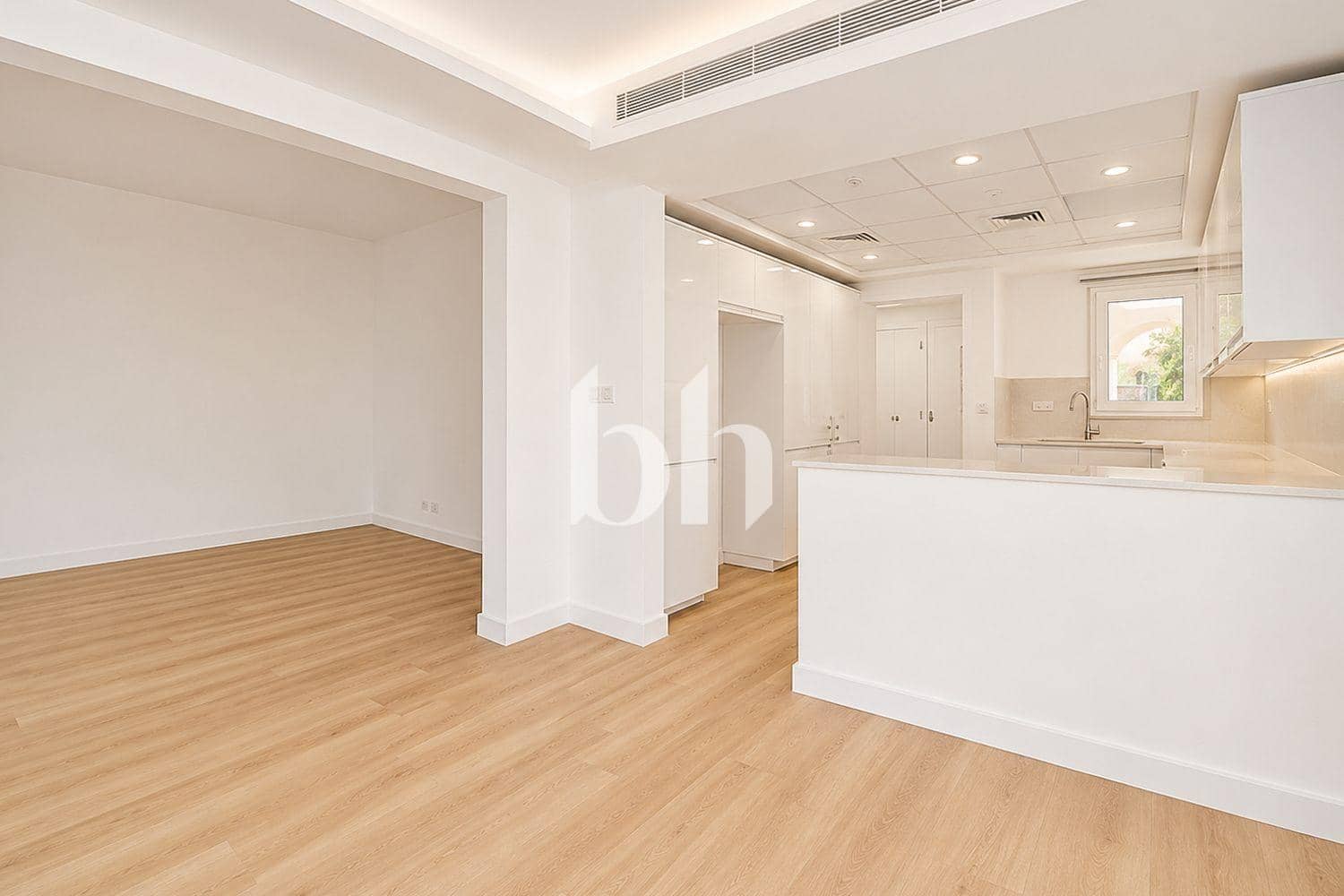 3 Bedroom Townhouse in Maeen 4 - photo 2