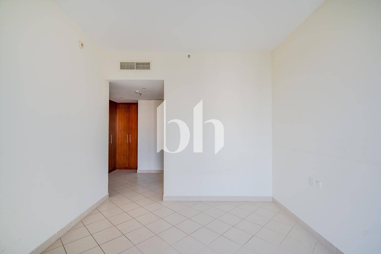 2 Bedroom Apartment in Golf Tower 1 - photo 1