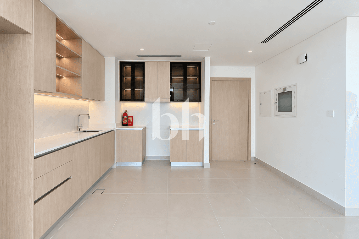 1 Bedroom Apartment in Golf Heights - photo 1