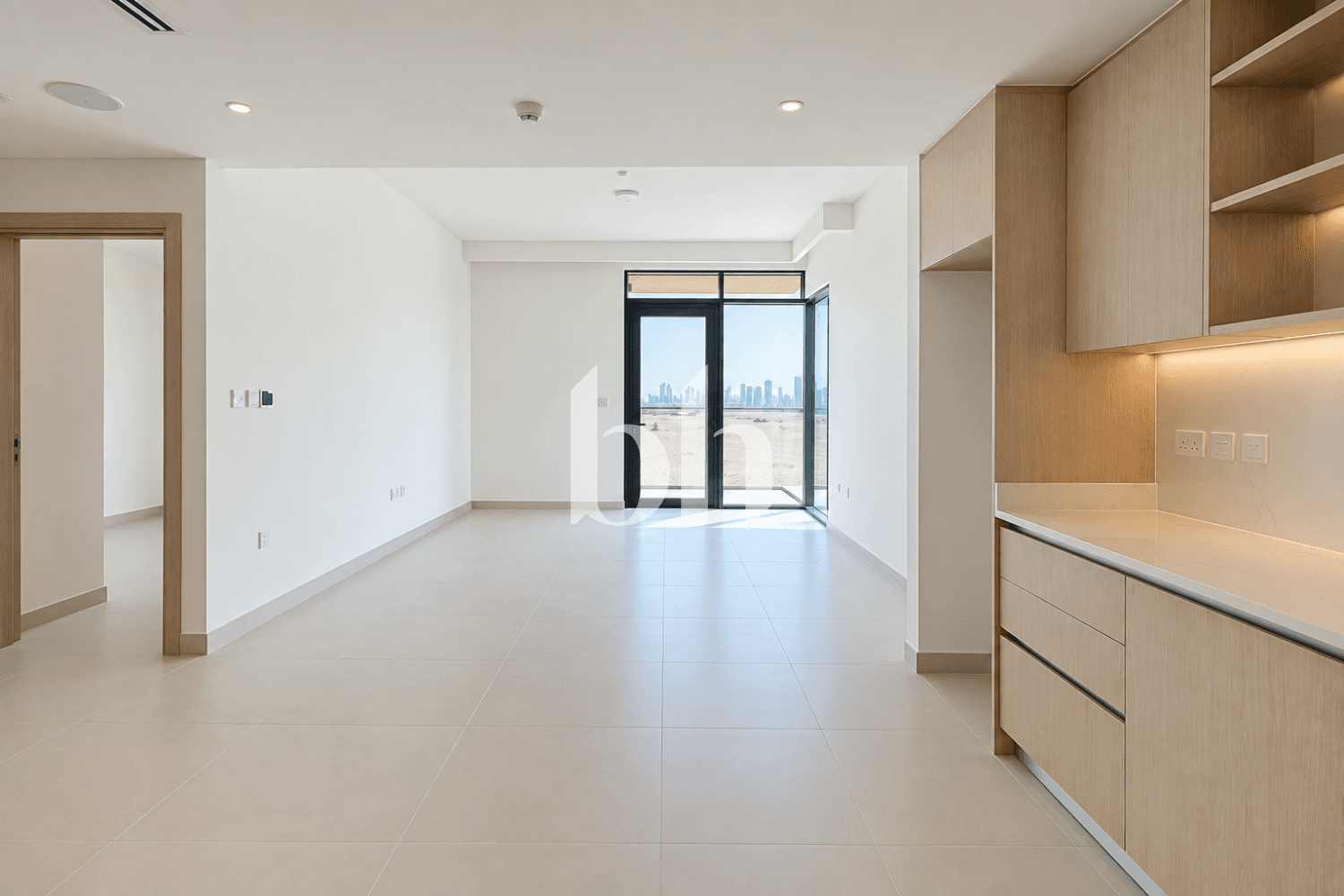 1 Bedroom Apartment in Golf Heights - photo 2