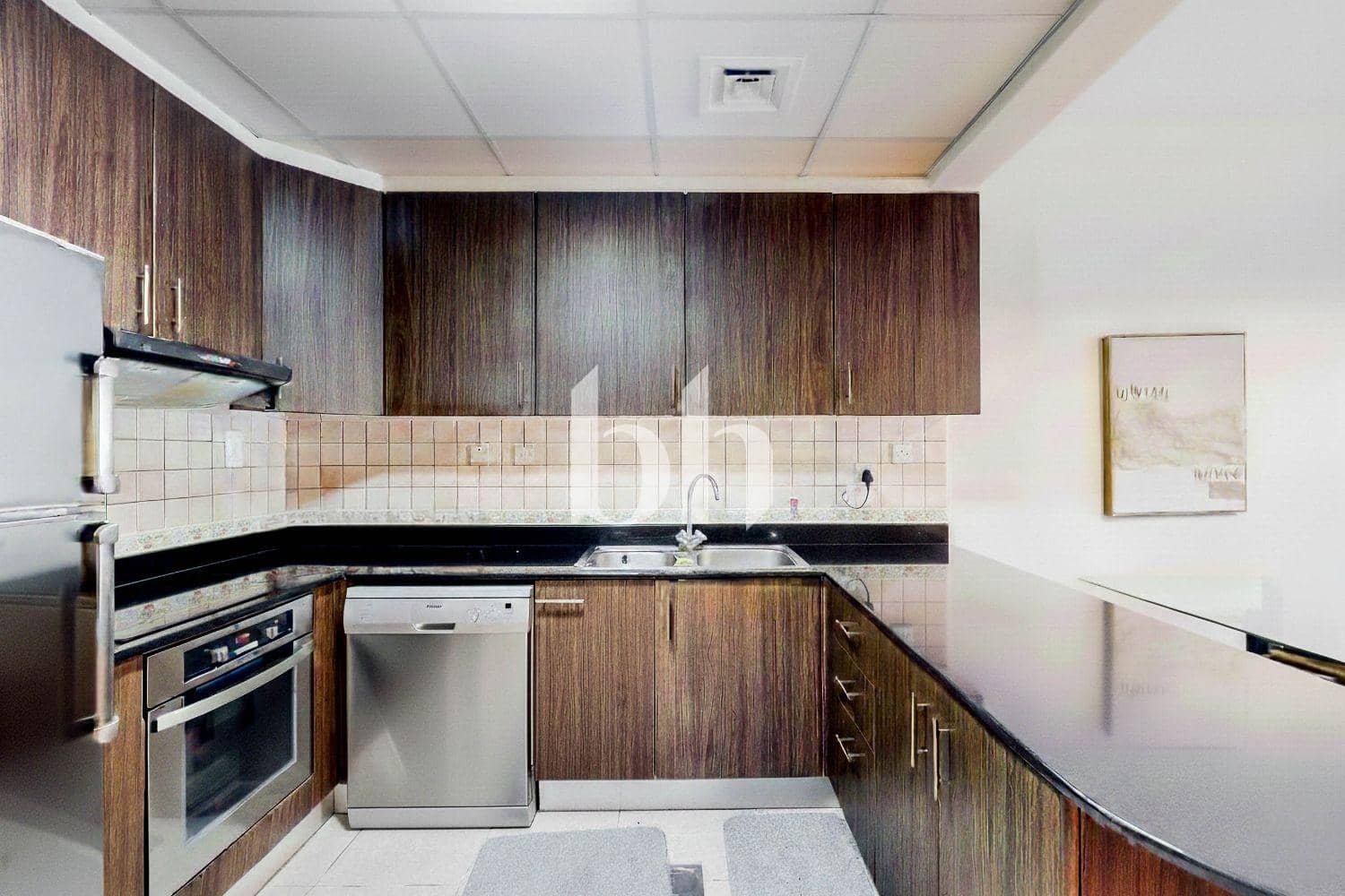 1 Bedroom Apartment in Elite Residence - photo 2