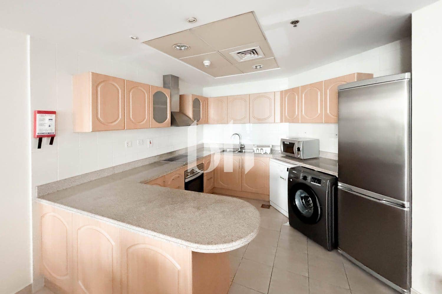 1 Bedroom Apartment in The Waves Tower B - photo 2