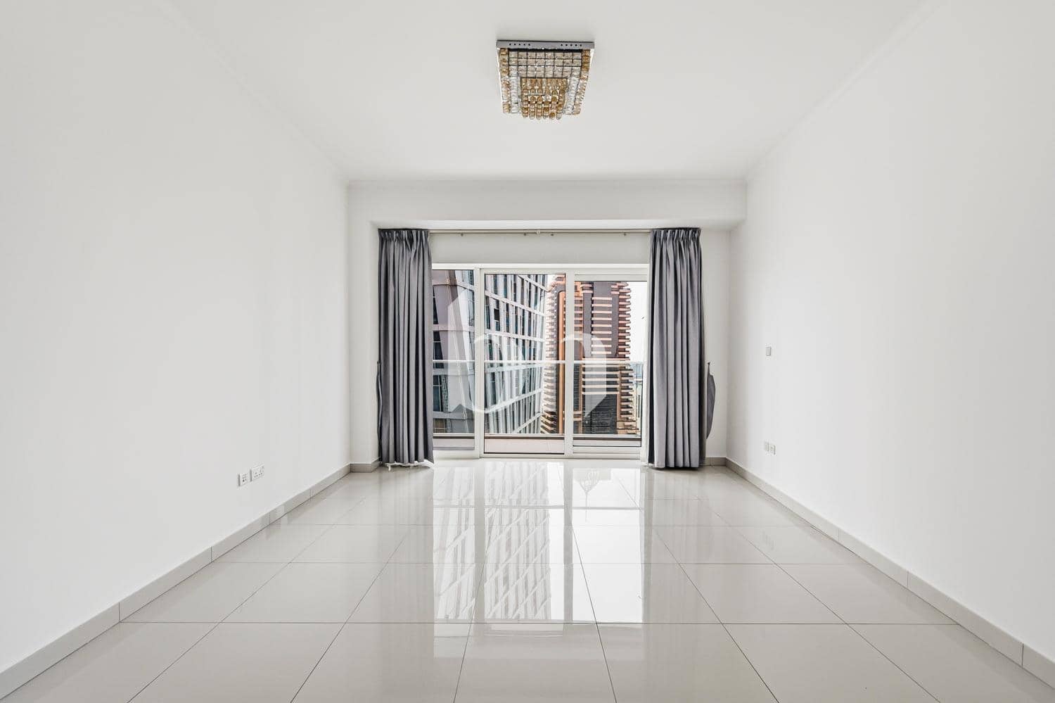 2 Bedroom Apartment in Damac Heights - photo 2
