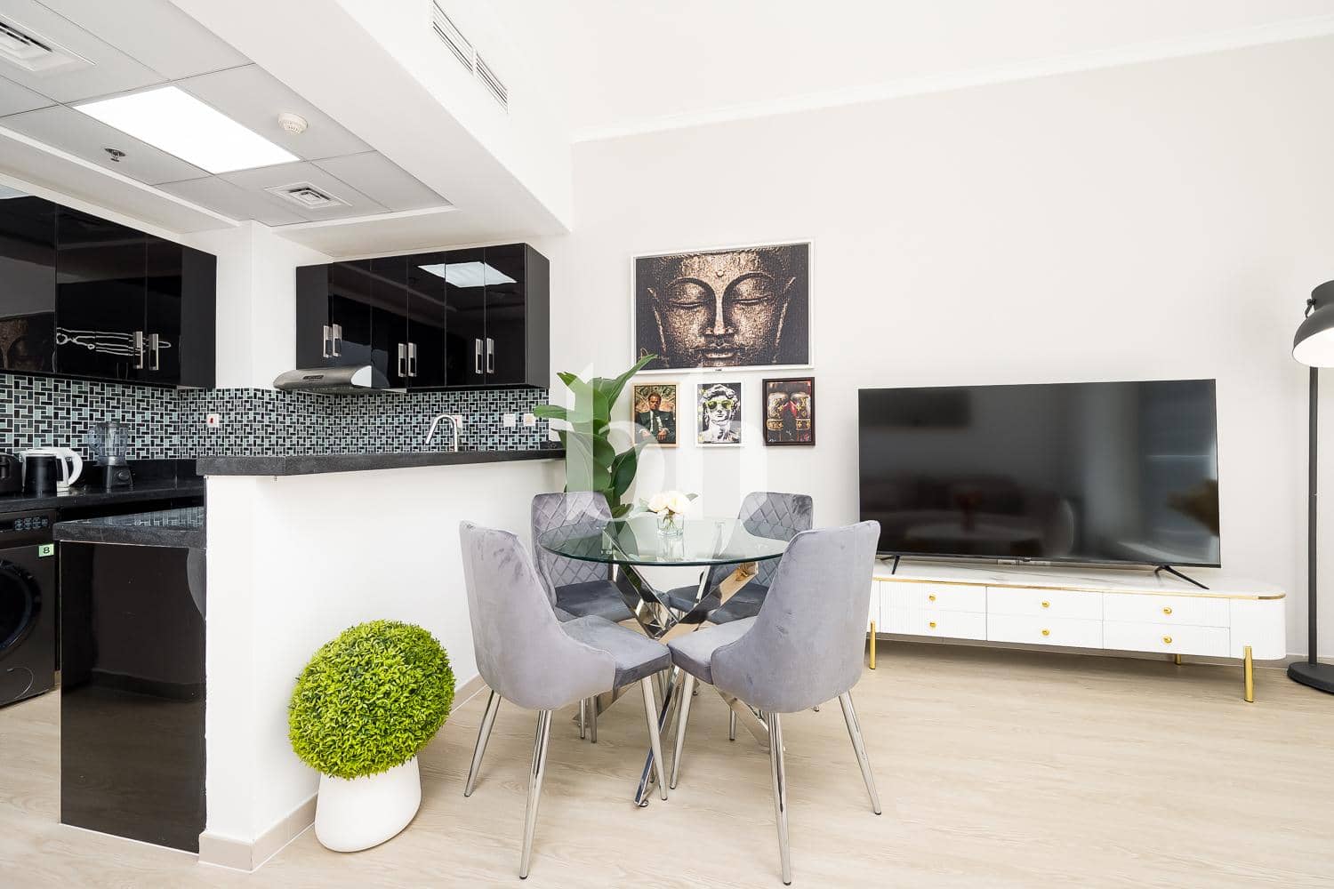 1 Bedroom Apartment in Botanica Tower - photo 2
