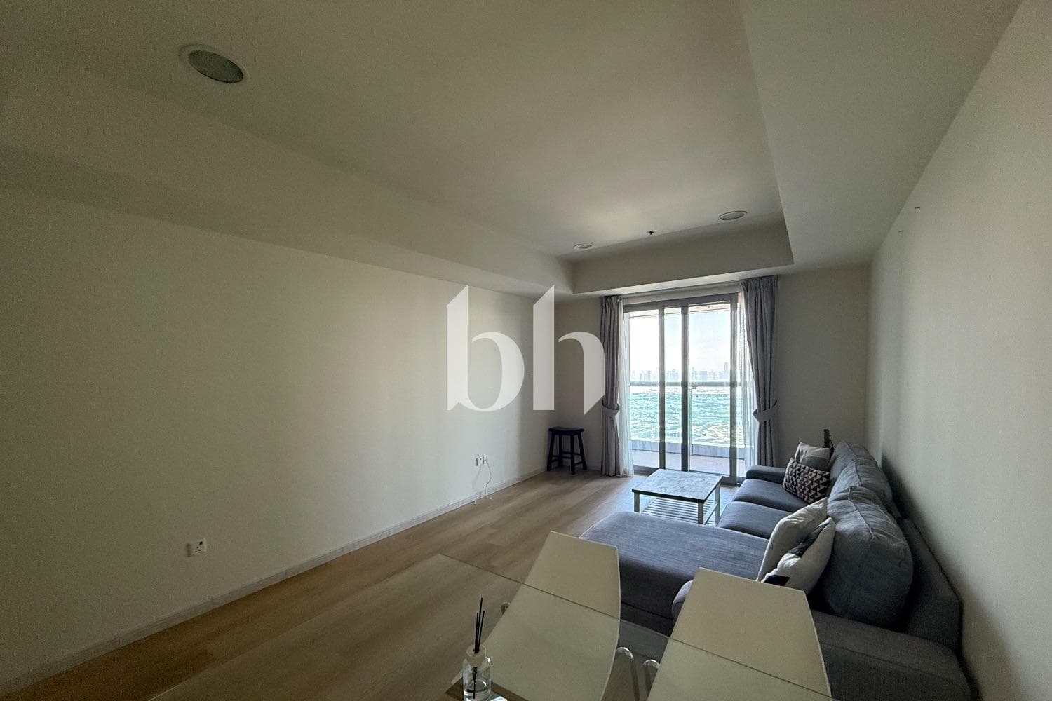 1 Bedroom Apartment in Princess Tower - photo 2