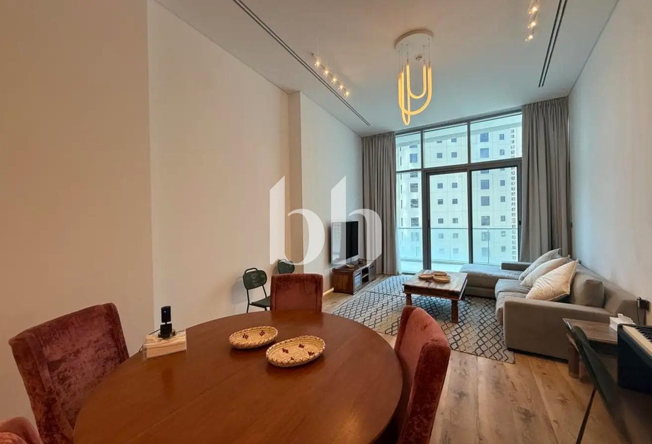 2 Bedrooms Apartment in Trident Grand Residence