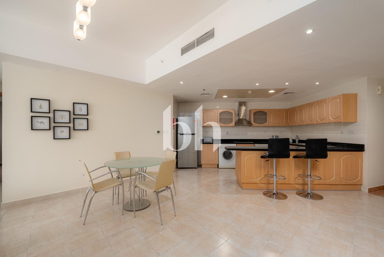 3 Bedrooms Apartment in The Waves Tower B - photo 2