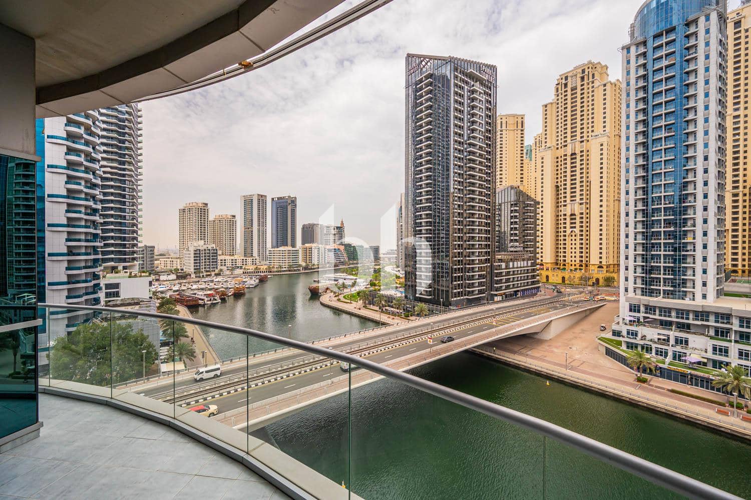 3 Bedroom Apartment in The Waves Tower B