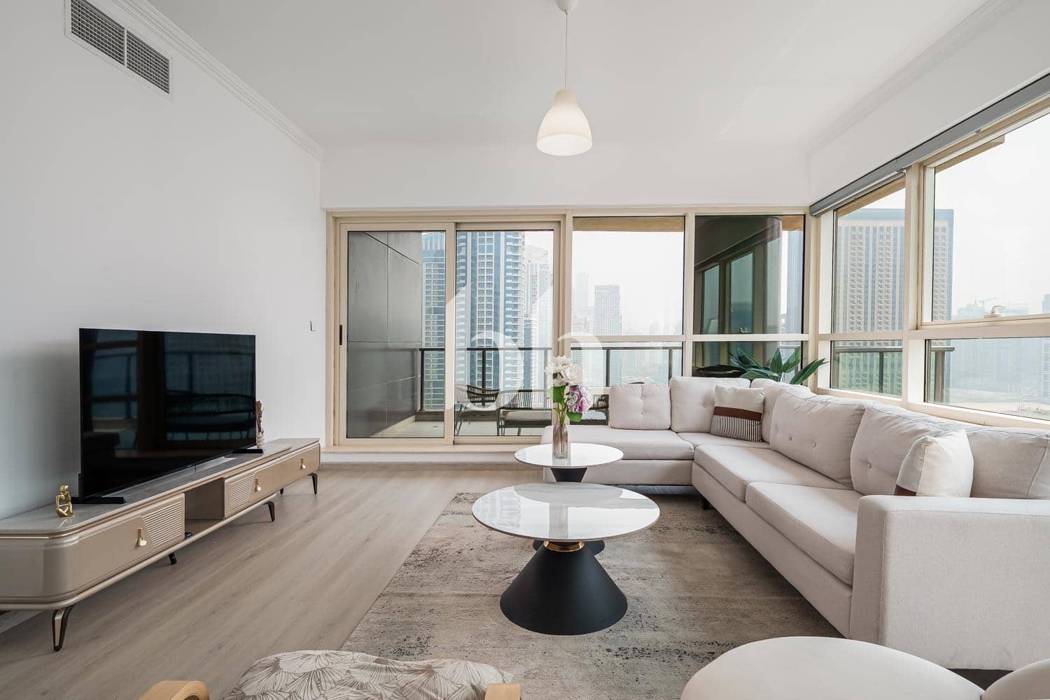 2 Bedroom Apartment in Marina Quays West - photo 1