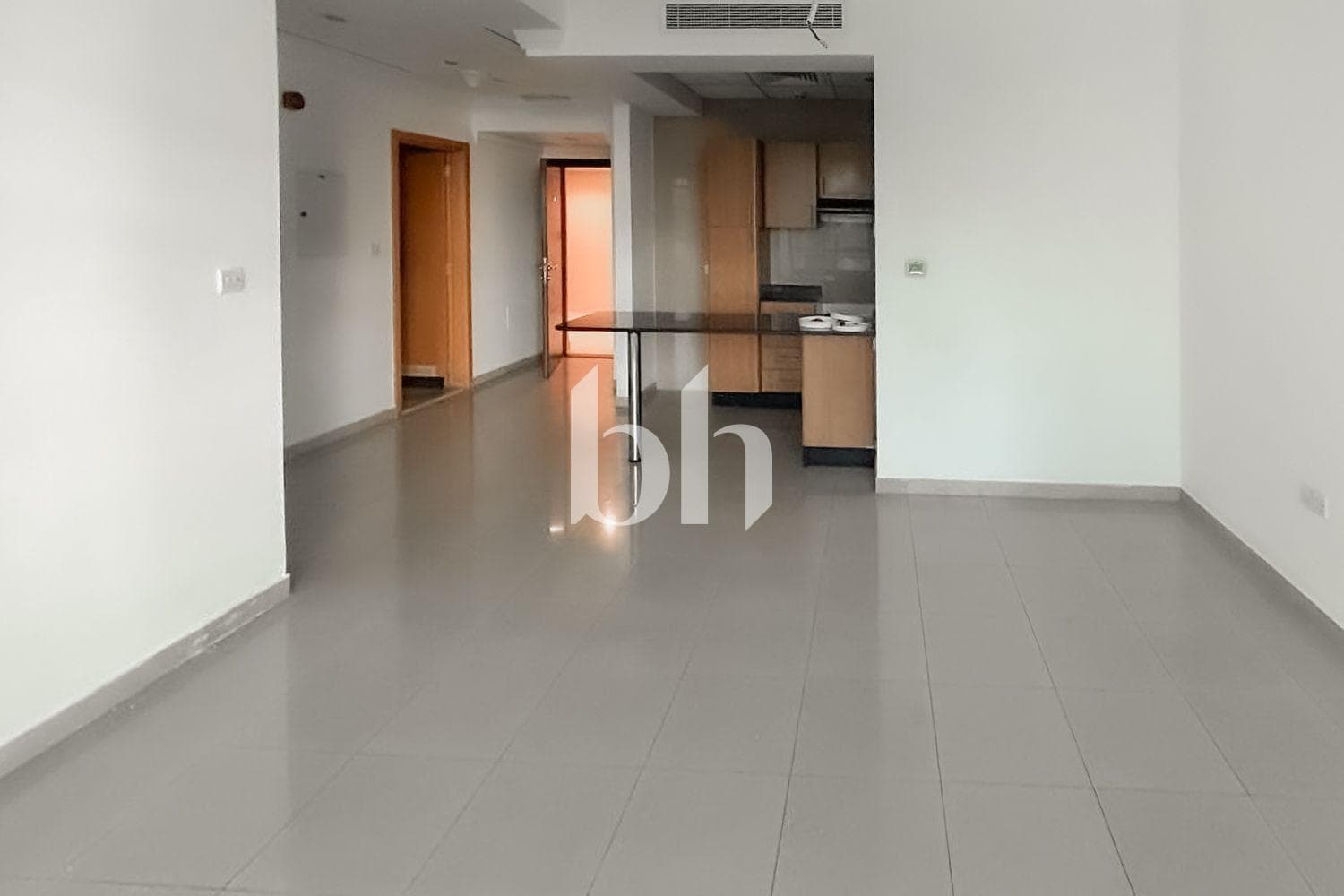 1 Bedroom Apartment in Marina Crown - photo 2