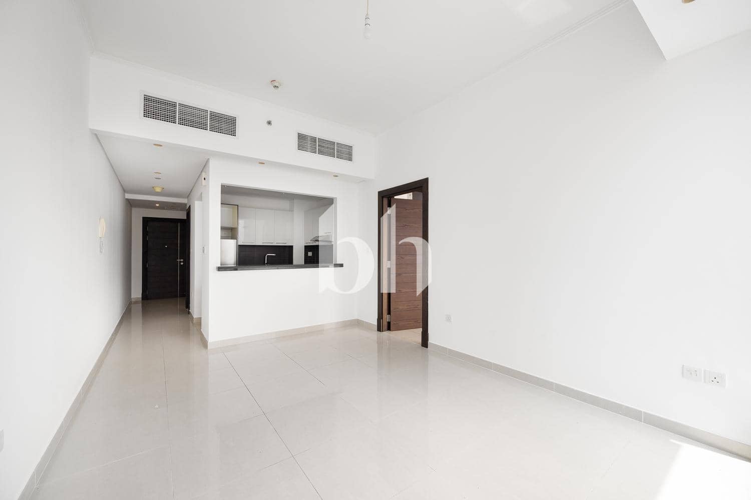1 Bedroom Apartment in Silverene Tower B - photo 2