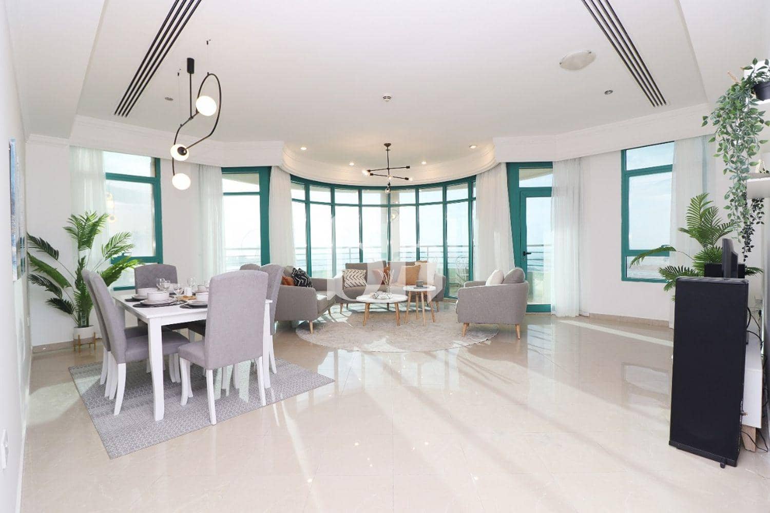 3 Bedroom Apartment in Marina Crown - photo 1