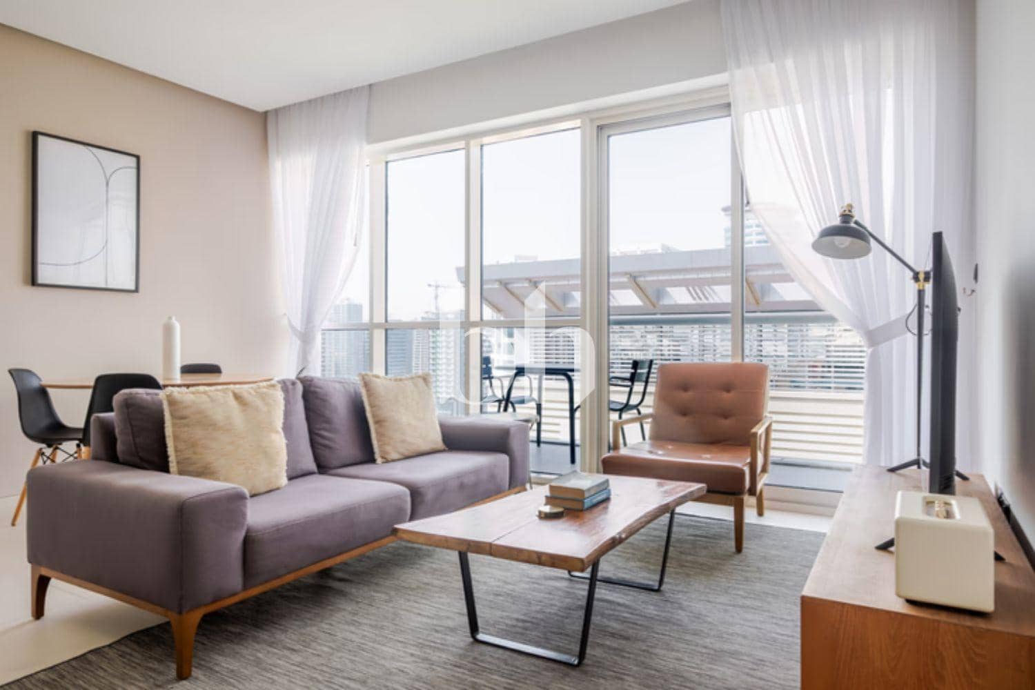 1 Bedroom Apartment in West Avenue Tower