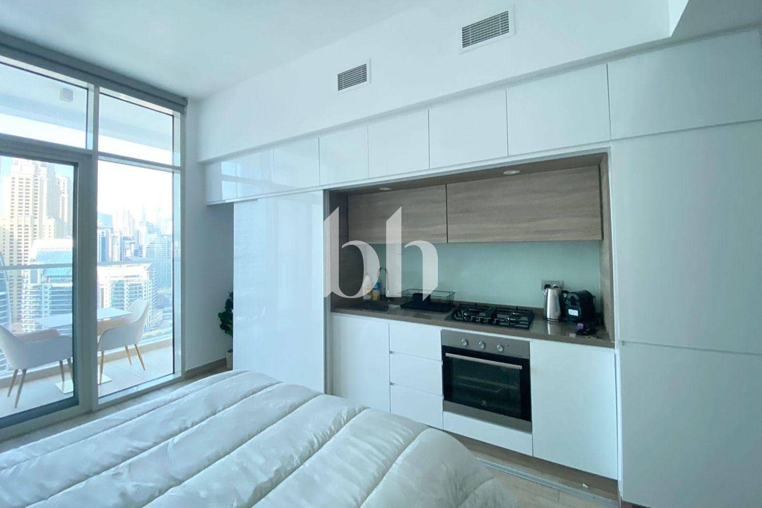 Studio Apartment in Studio One - photo 2