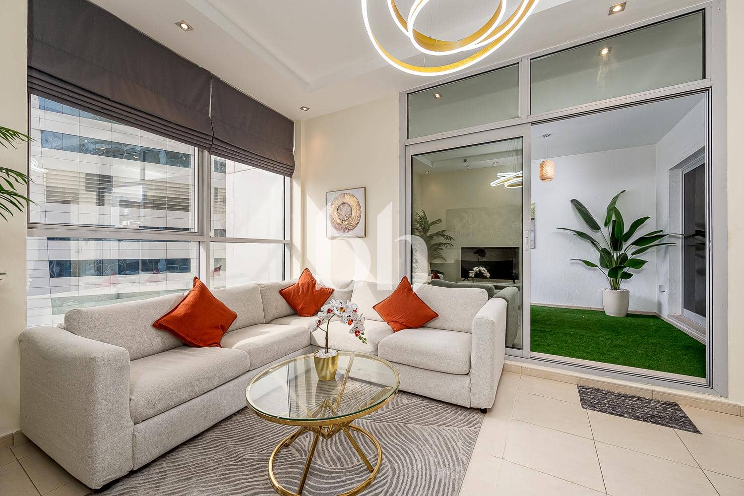 3 Bedroom Apartment in Skyview Tower - photo 2