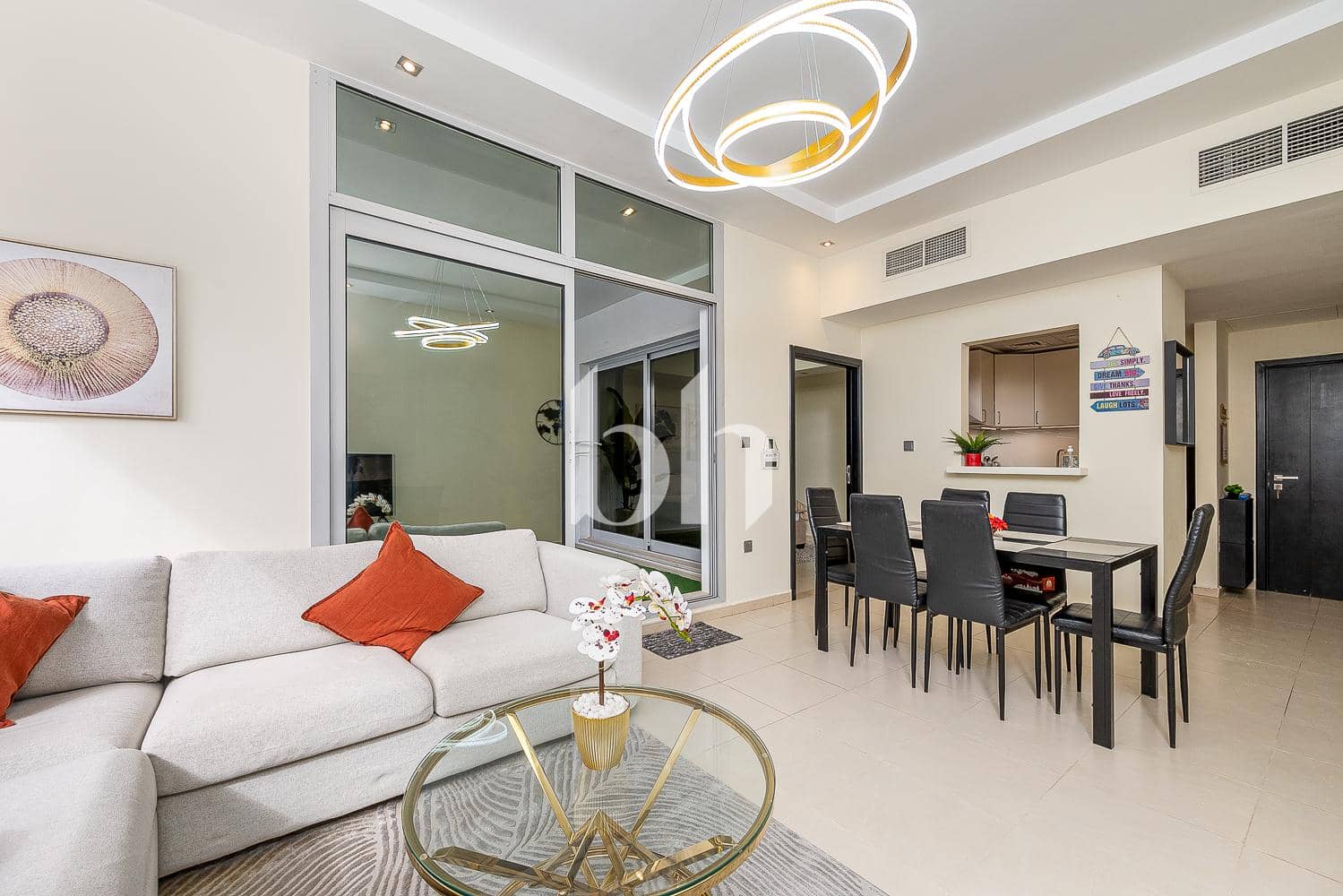 3 Bedroom Apartment in Skyview Tower - photo 1