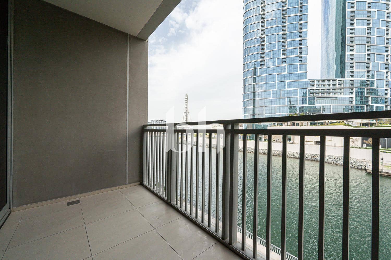 1 Bedroom Apartment in 5242 Tower 1 - photo 2