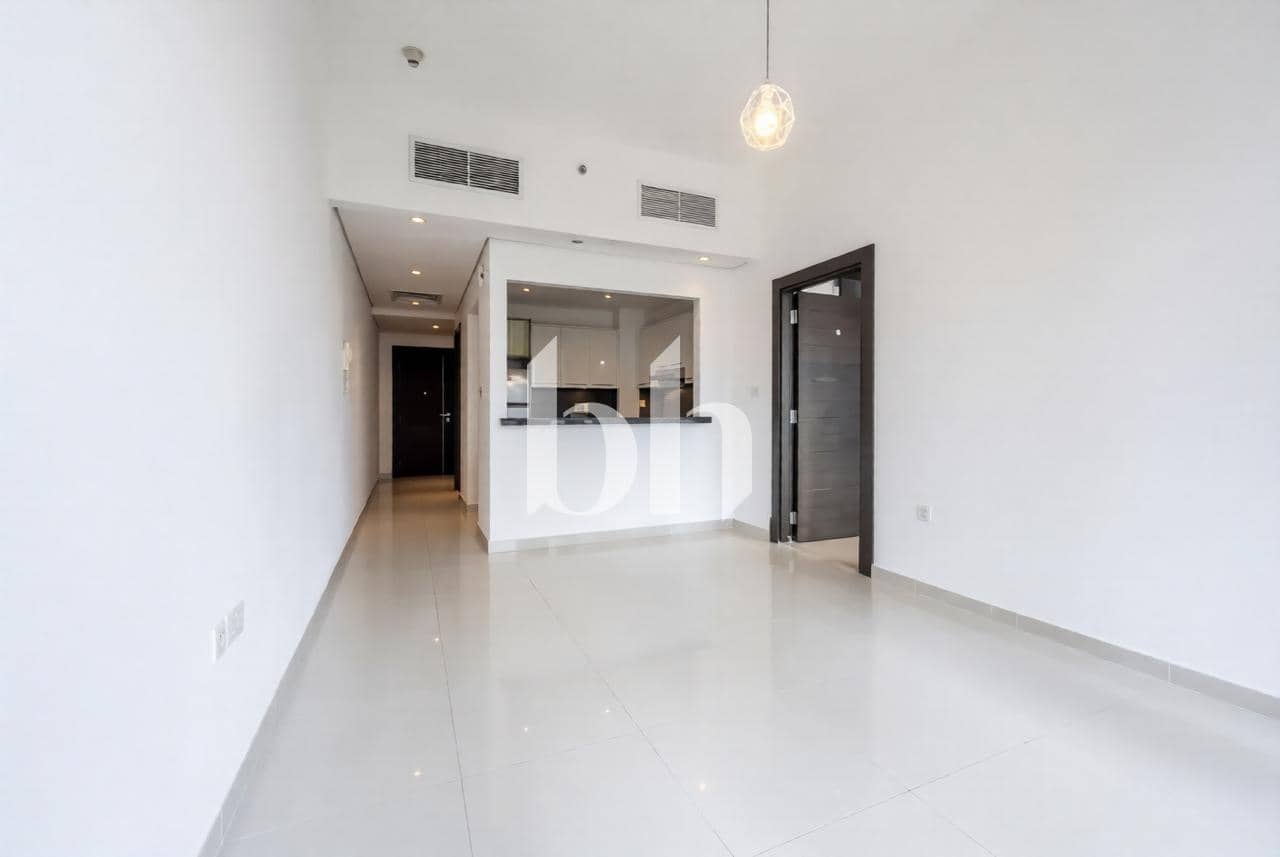 1 Bedroom Apartment in Silverene Tower A - photo 2