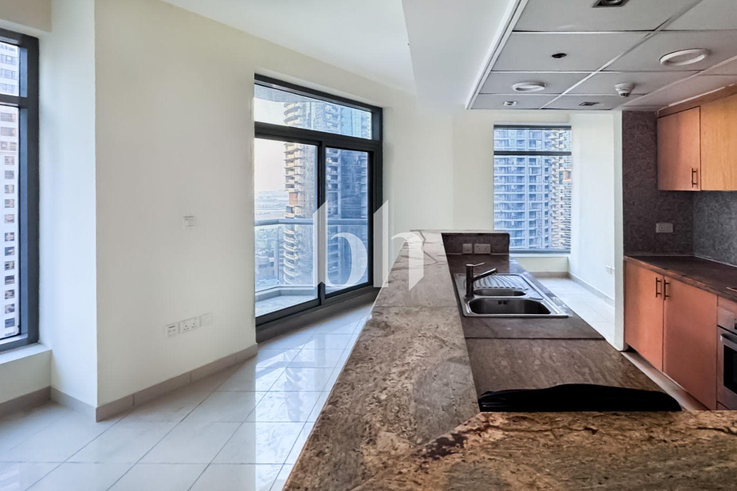 1 Bedroom Apartment in Fairfield Tower - photo 1