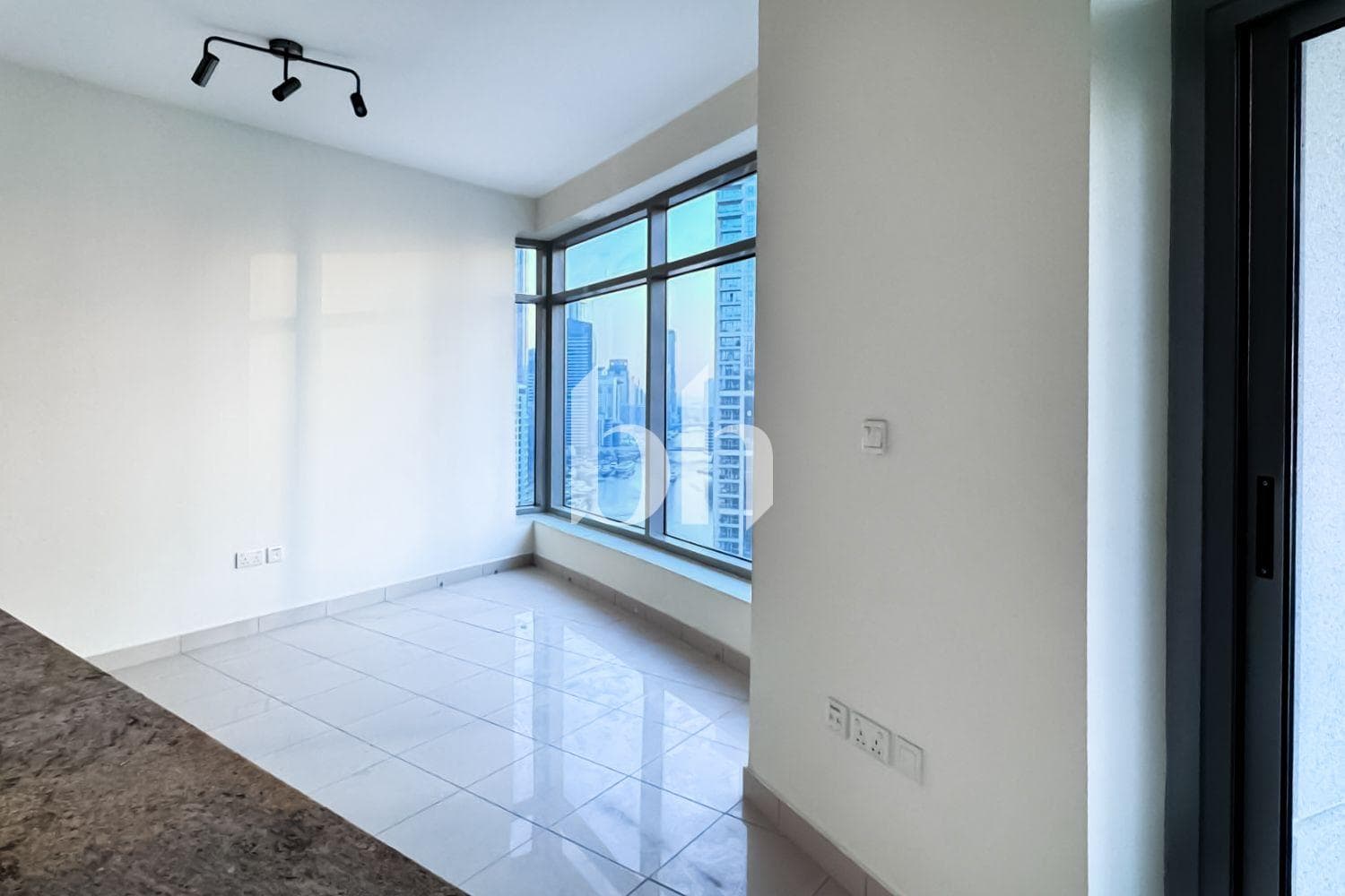 1 Bedroom Apartment in Fairfield Tower - photo 2