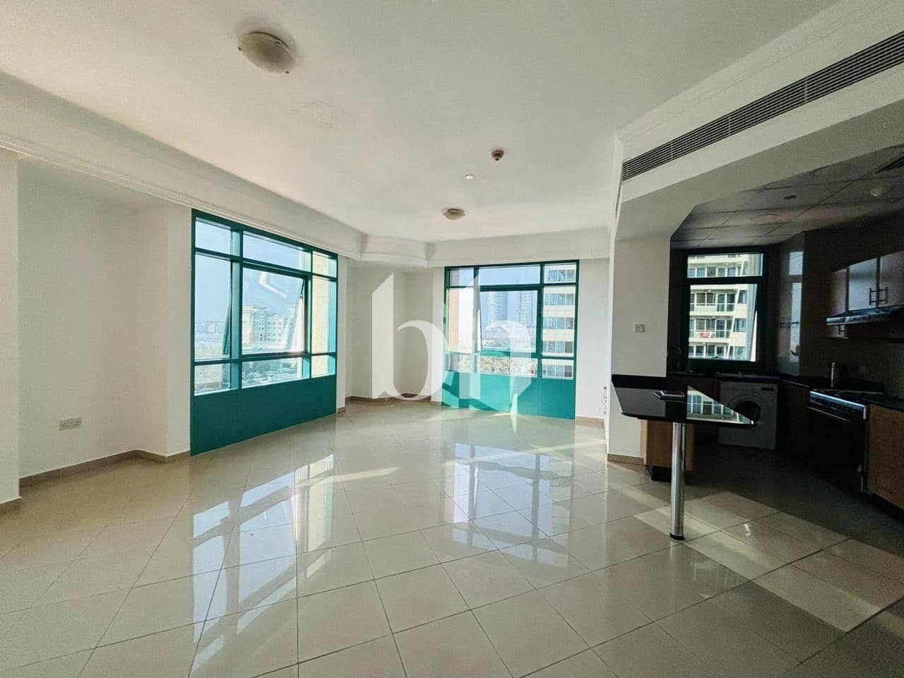 2 Bedroom Apartment in Marina Crown - photo 2