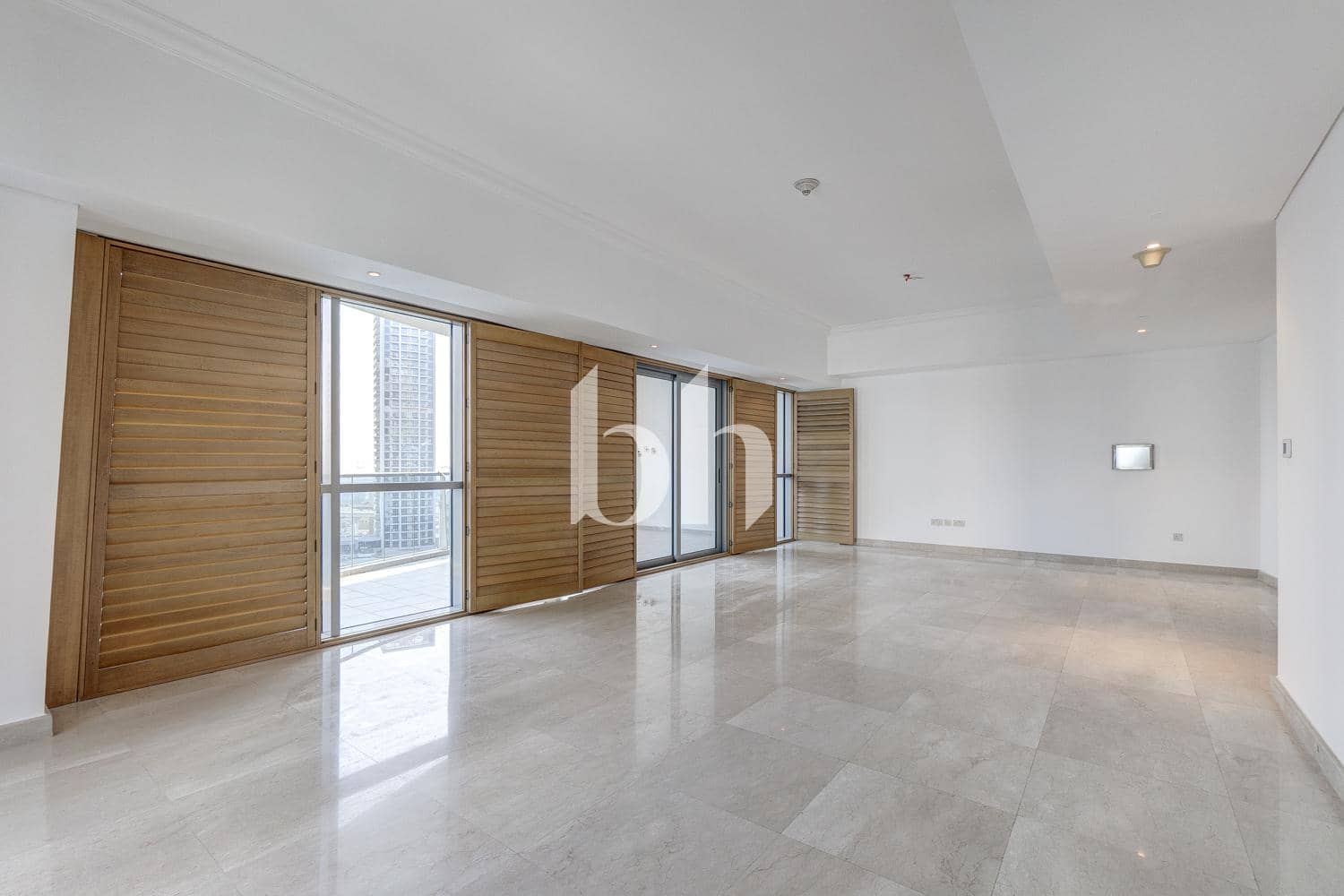 3 Bedroom Apartment in The Jewel Tower A - photo 2