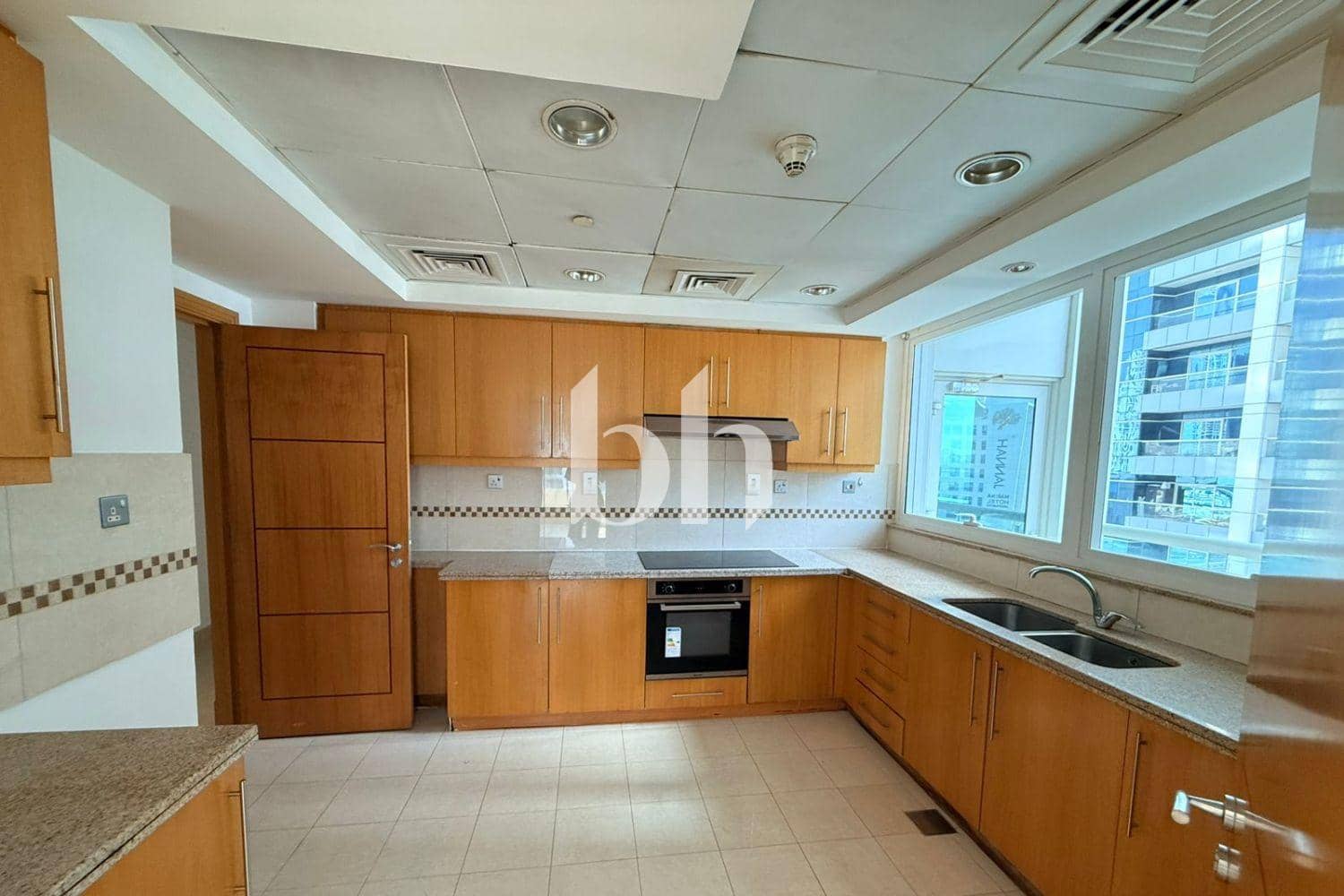 3 Bedroom Apartment in Trident Waterfront - photo 2