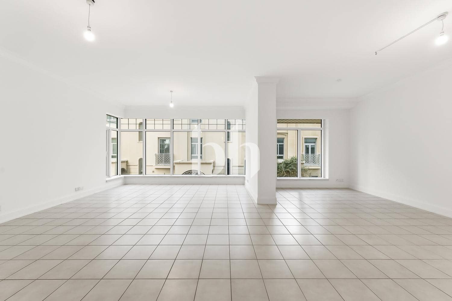 3 Bedroom Apartment in Al Anbar Tower - photo 1