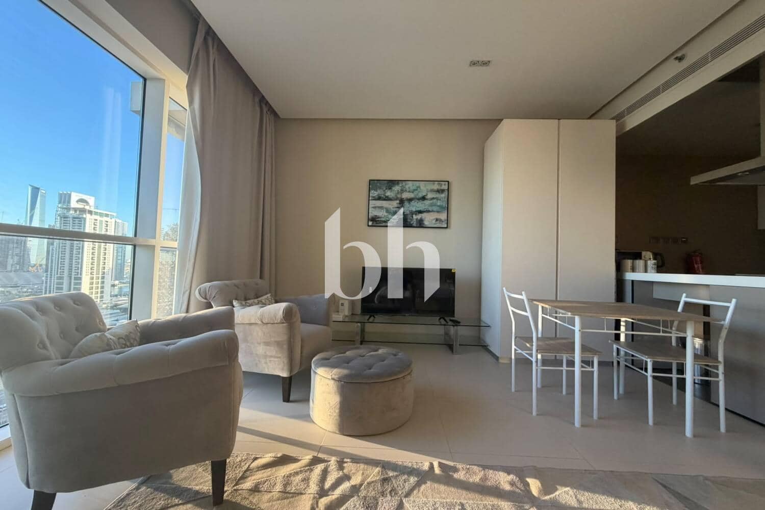 Studio Apartment in West Avenue Tower