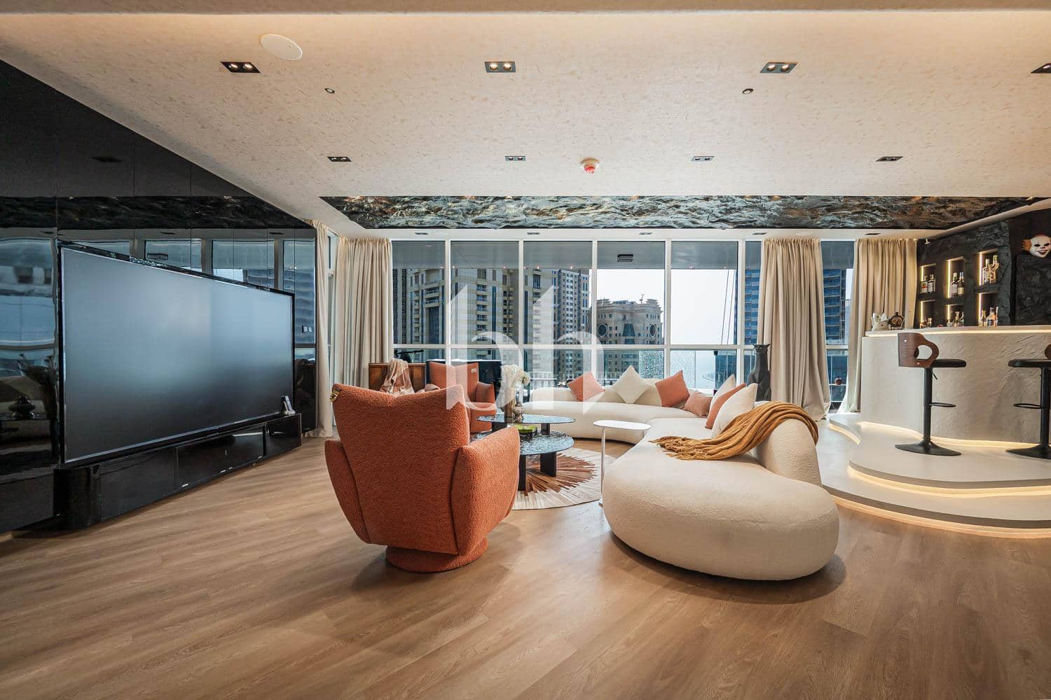3 Bedroom Apartment in 23 Marina - photo 1