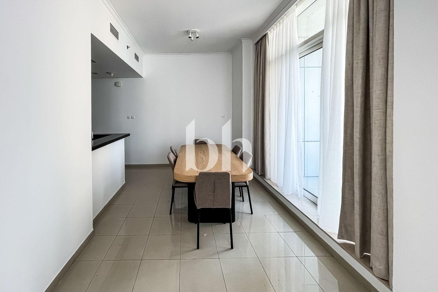 1 Bedroom Apartment in Botanica Tower - photo 2