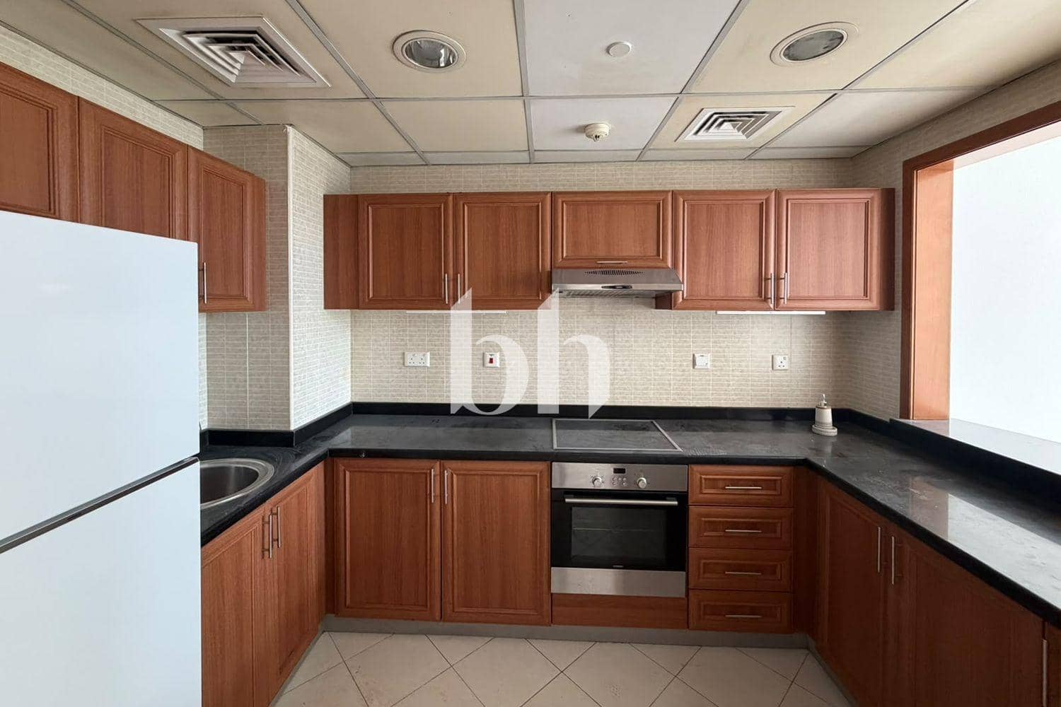 1 Bedroom Apartment in Dorra Bay - photo 2
