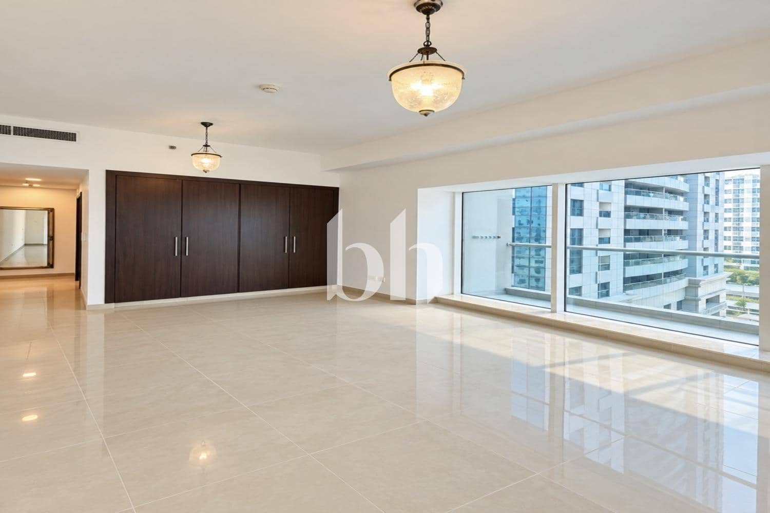 2 Bedroom Apartment in Emirates Crown - photo 2
