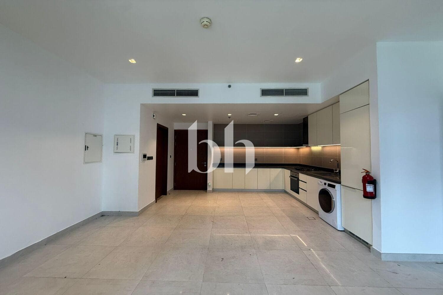 1 Bedroom Apartment in No.9 - photo 2
