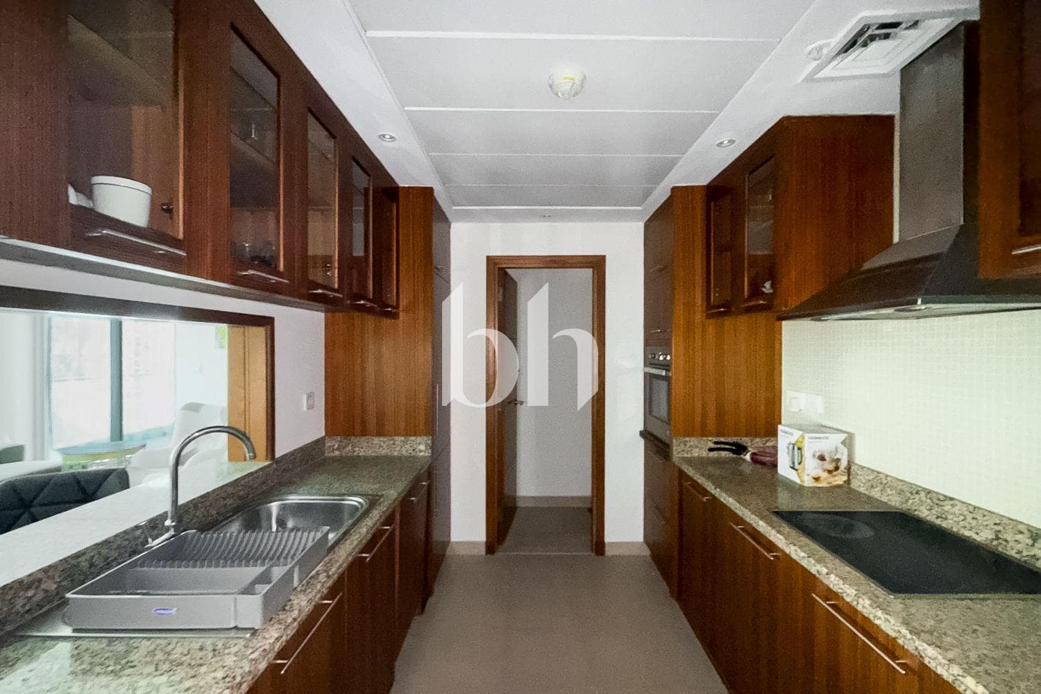 2 Bedroom Apartment in Shemara Tower - photo 1
