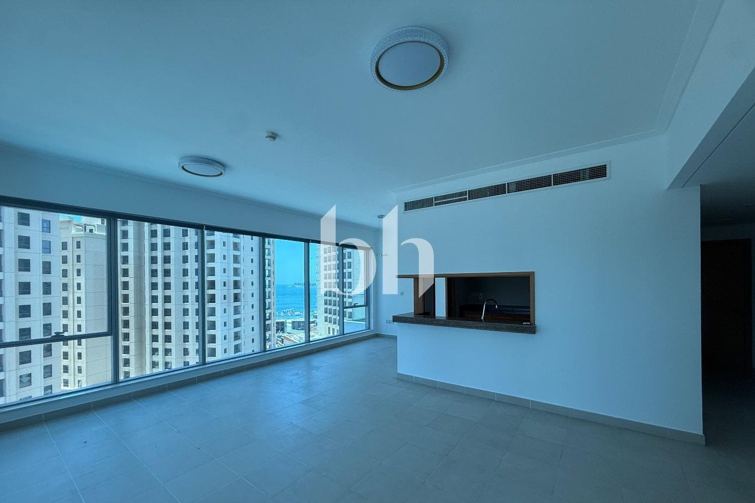 1 Bedroom Apartment in Shemara Tower - photo 1