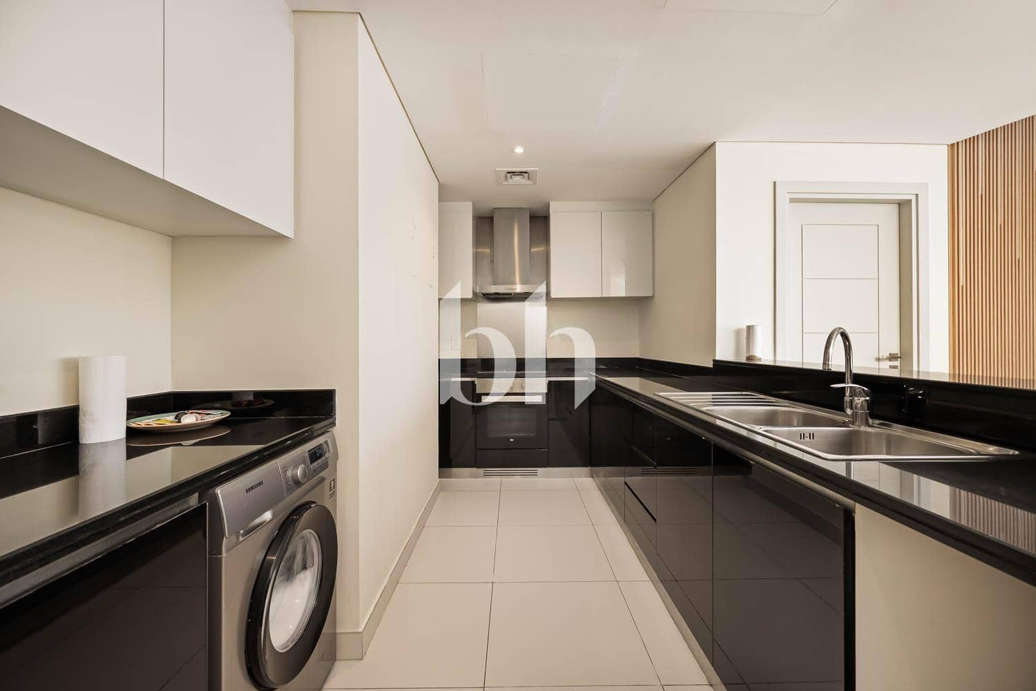 2 Bedroom Apartment in Damac Heights - photo 2