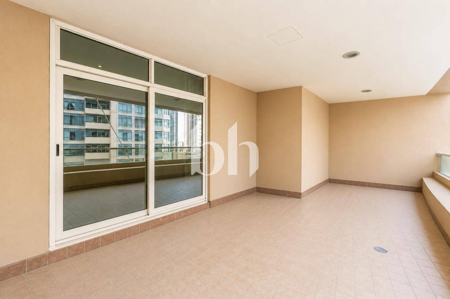 2 Bedroom Apartment in Marina Mansions