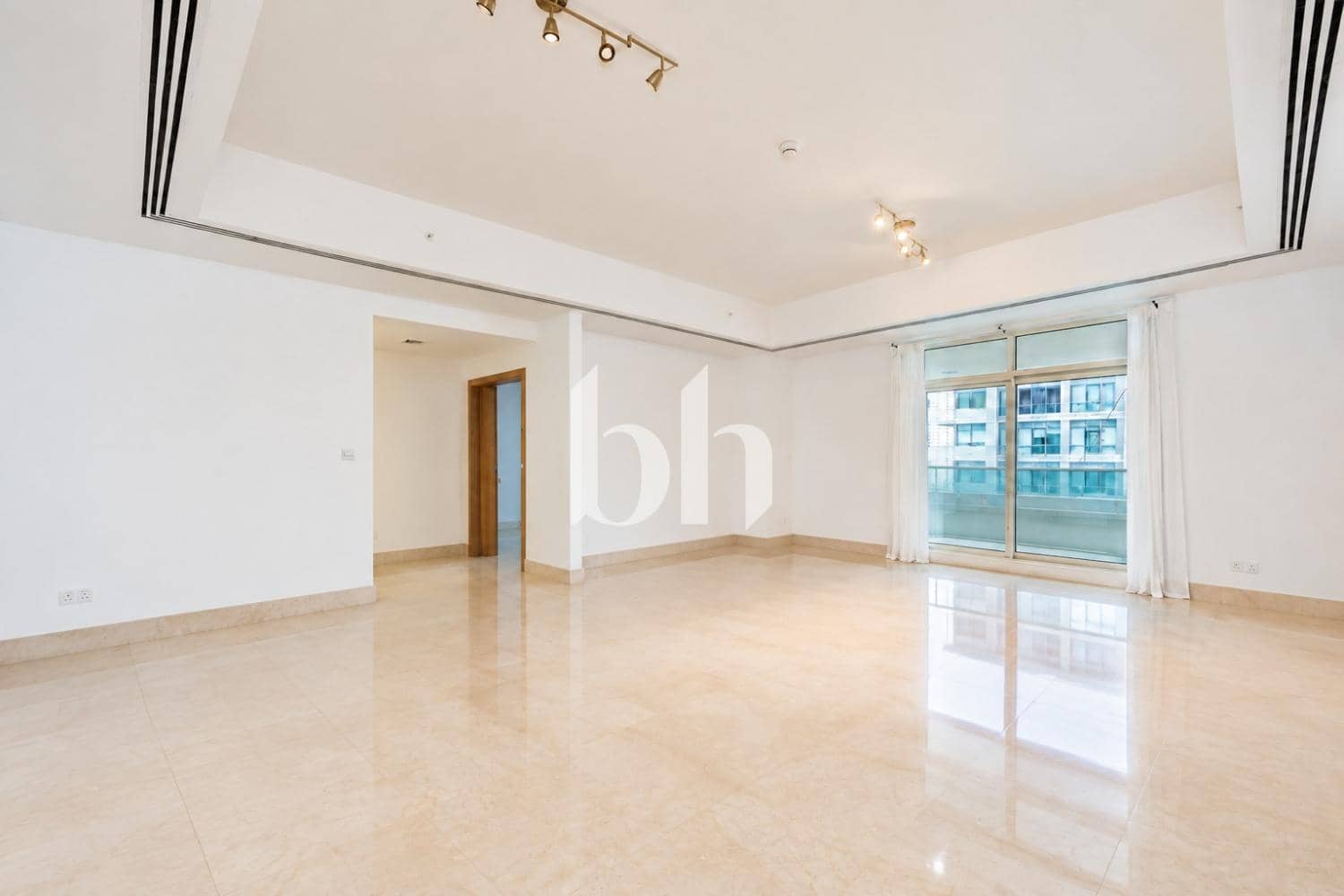 2 Bedroom Apartment in Marina Mansions - photo 1