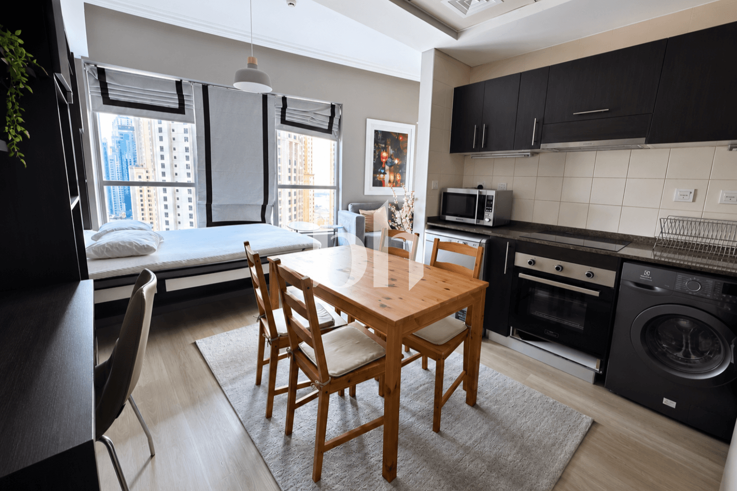 Studio Apartment in Bay Central West