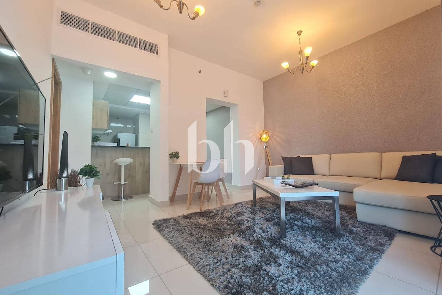 1 Bedroom Apartment in Continental Tower - photo 1