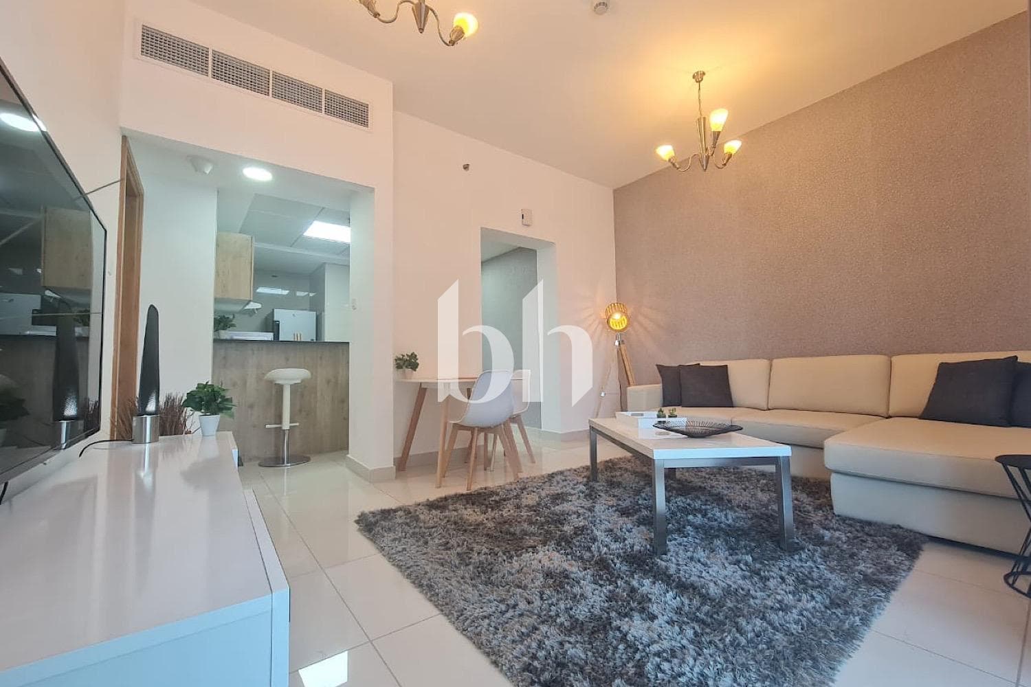 1 Bedroom Apartment in Continental Tower - photo 1