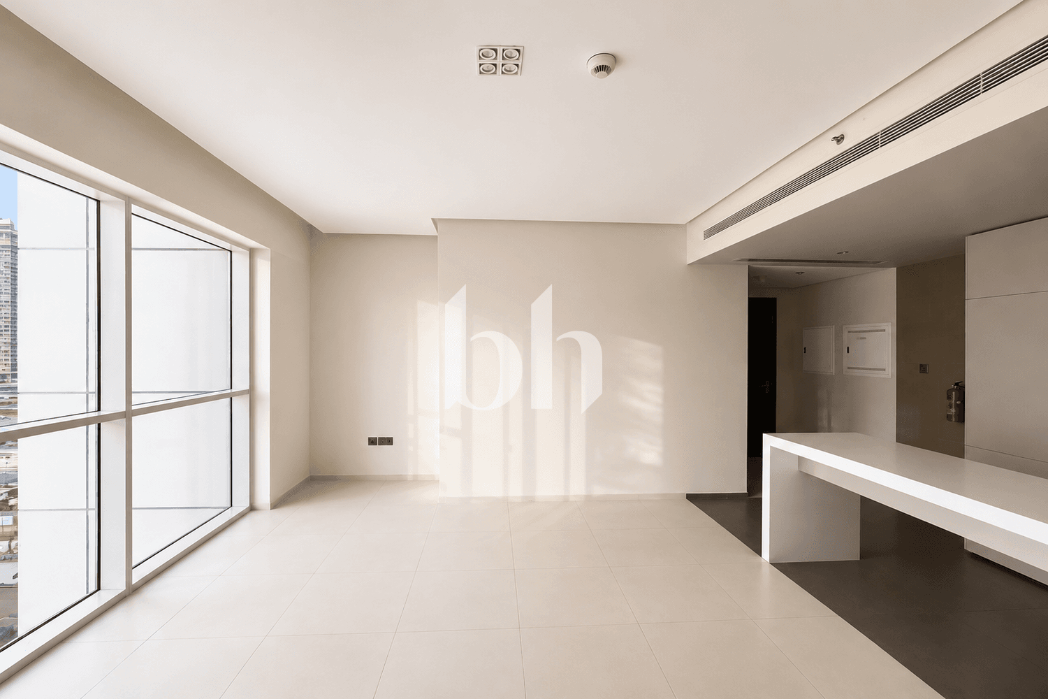 1 Bedroom Apartment in West Avenue Tower - photo 1