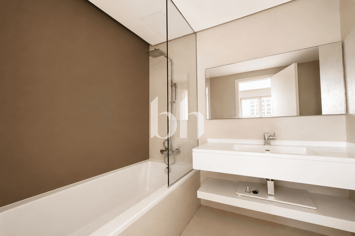 1 Bedroom Apartment in West Avenue Tower - photo 2