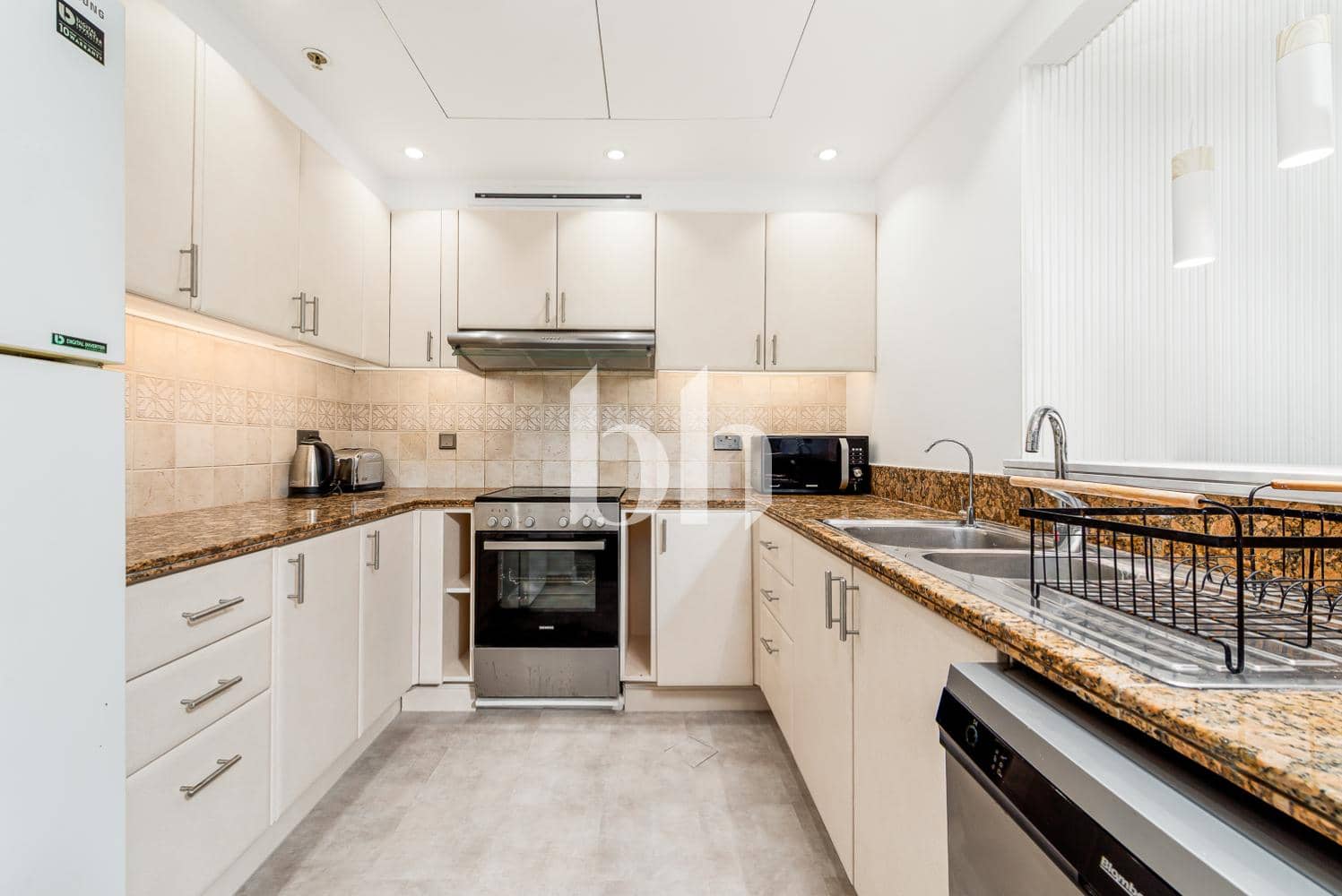 1 Bedroom Apartment in Al Yass Tower - photo 1
